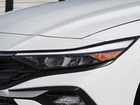 2025 Hyundai Elantra Luxury IVT