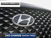 2025 Hyundai Venue Ultimate IVT w/Black Interior