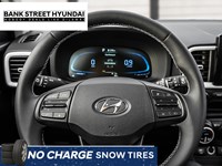 2025 Hyundai Venue Ultimate IVT w/Black Interior