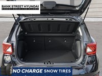 2025 Hyundai Venue Ultimate IVT w/Black Interior