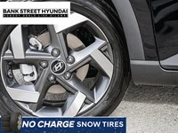 2025 Hyundai Venue Ultimate IVT w/Black Interior