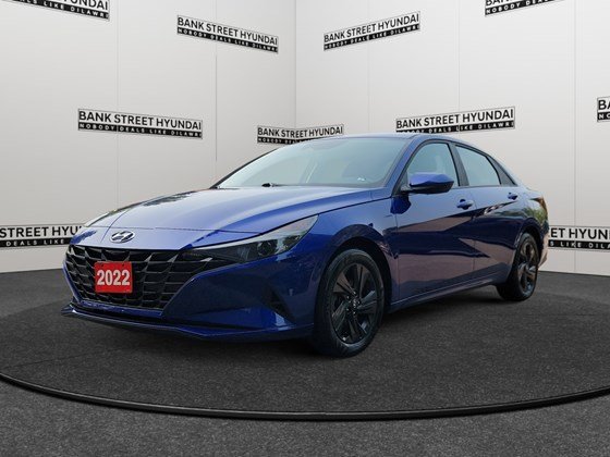 2022 Hyundai Elantra Preferred w/Sun & Tech Pkg