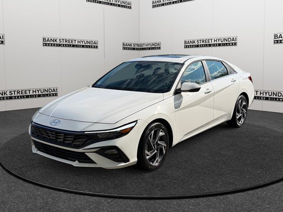 2025 Hyundai Elantra Luxury