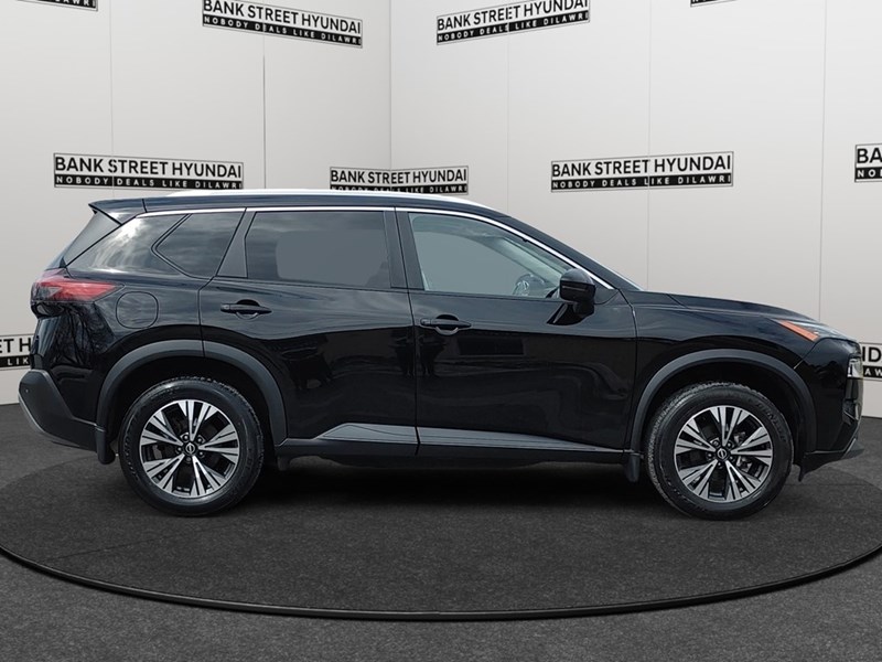 2023 Nissan Rogue AWD SV Midnight Edition