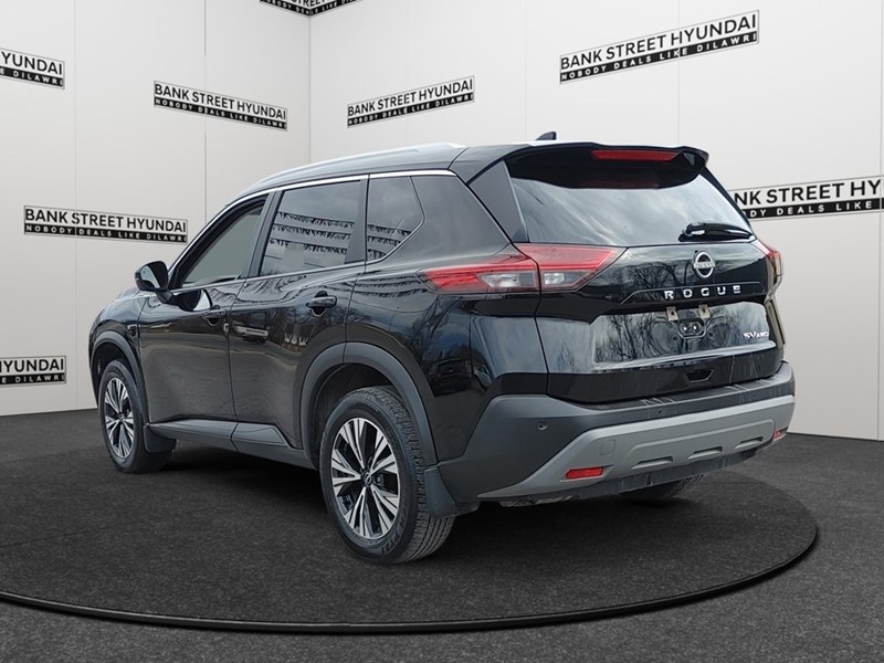 2023 Nissan Rogue AWD SV Midnight Edition