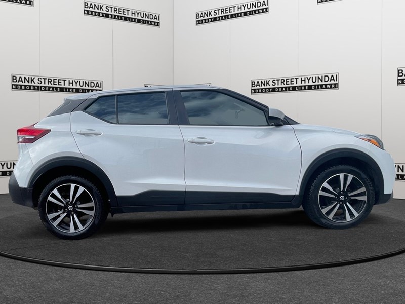 2020 Nissan Kicks SV FWD