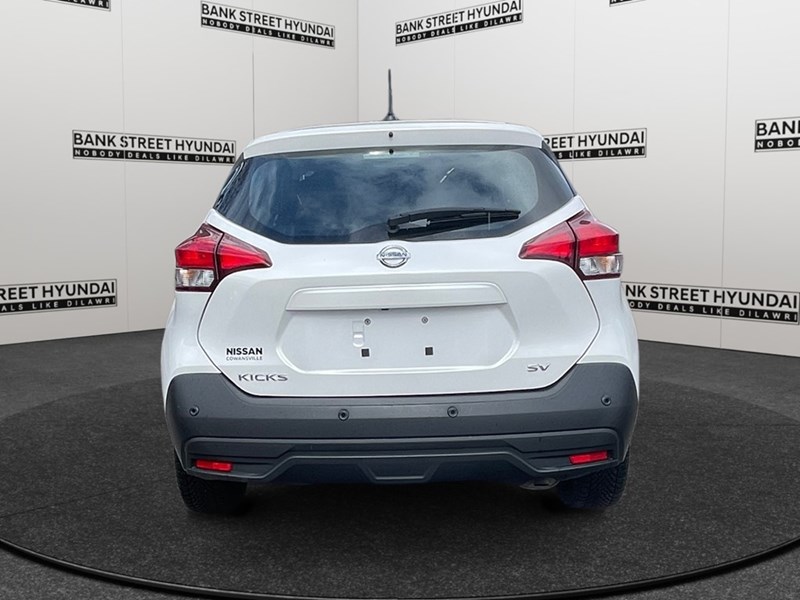 2020 Nissan Kicks SV FWD