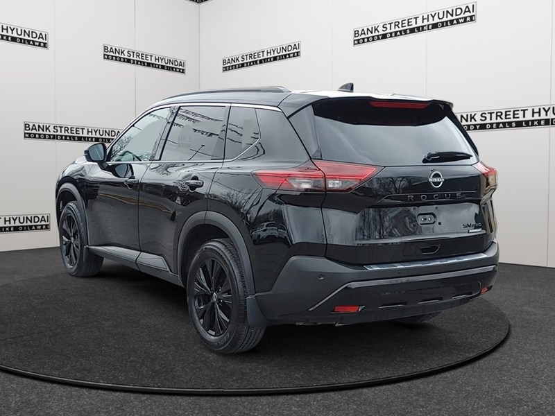 2023 Nissan Rogue AWD SV Midnight Edition