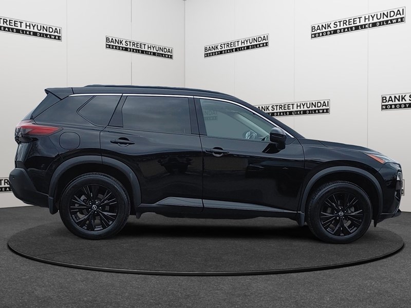 2023 Nissan Rogue AWD SV Midnight Edition