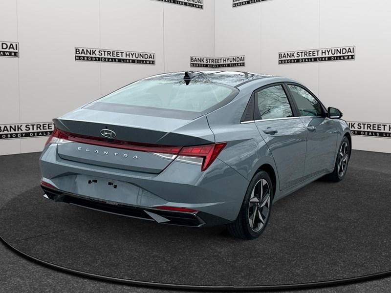 2022 Hyundai Elantra Ultimate IVT