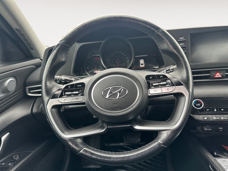 2022 Hyundai Elantra Ultimate IVT