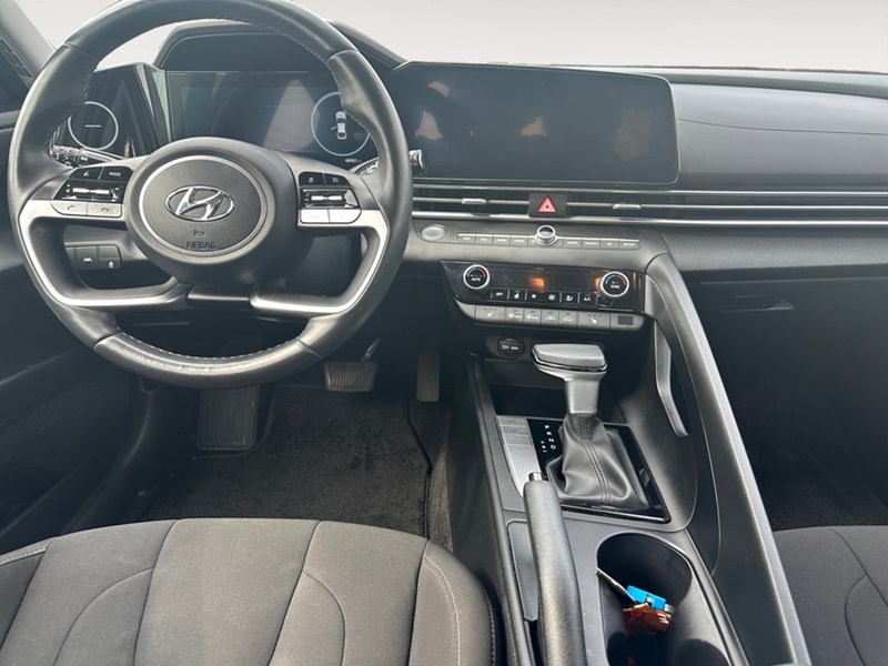 2023 Hyundai Elantra Preferred IVT w/Tech Pkg
