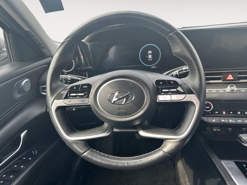 2023 Hyundai Elantra Preferred IVT w/Tech Pkg