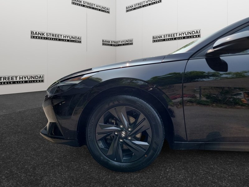 2022 Hyundai Elantra Preferred IVT