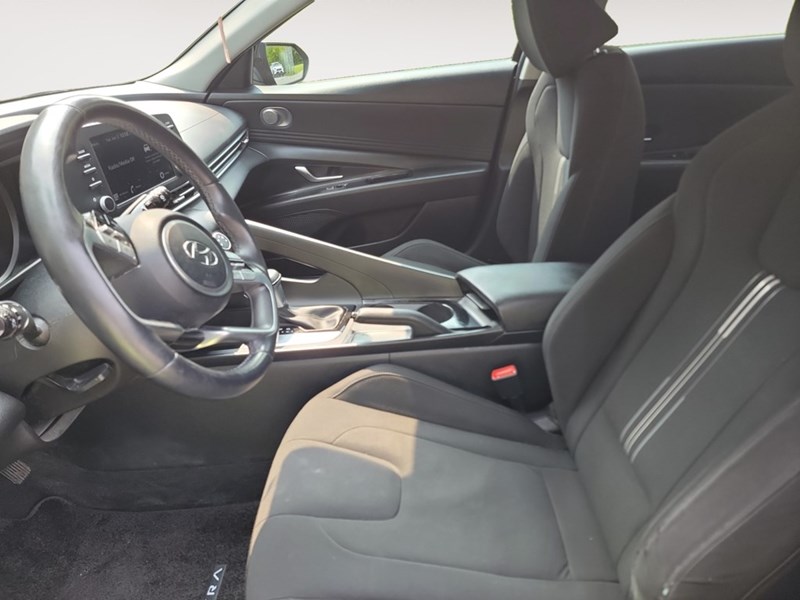 2022 Hyundai Elantra Preferred IVT