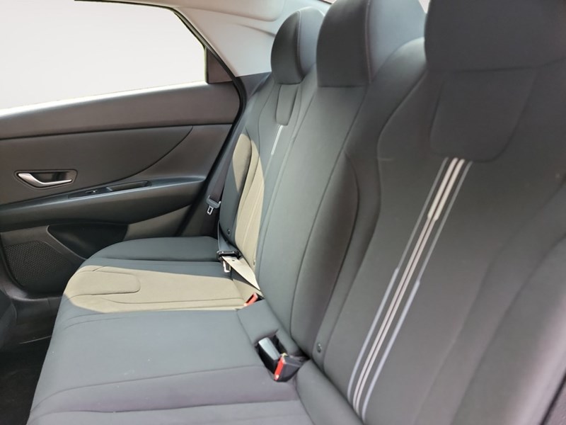 2022 Hyundai Elantra Preferred IVT