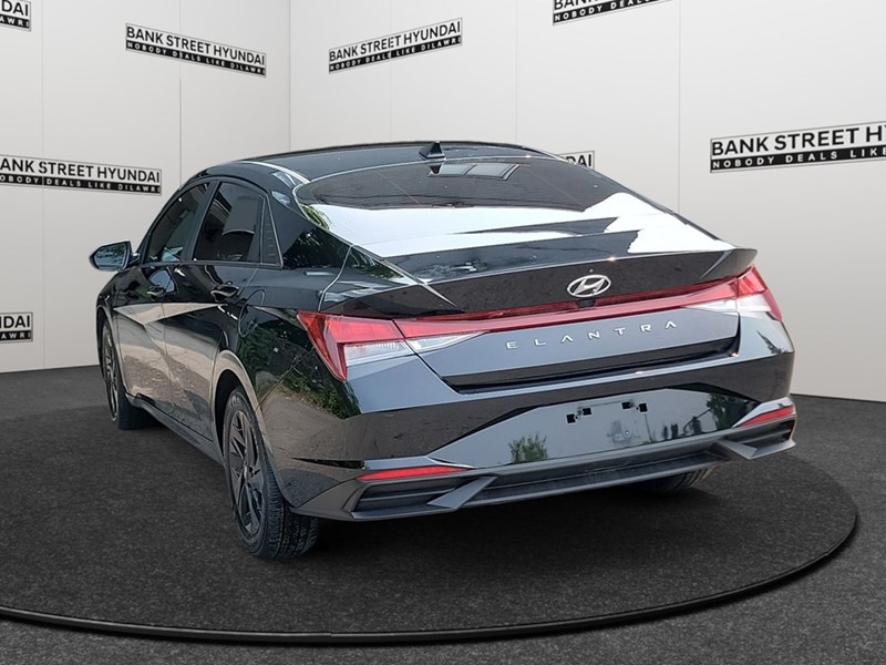 2022 Hyundai Elantra Preferred IVT