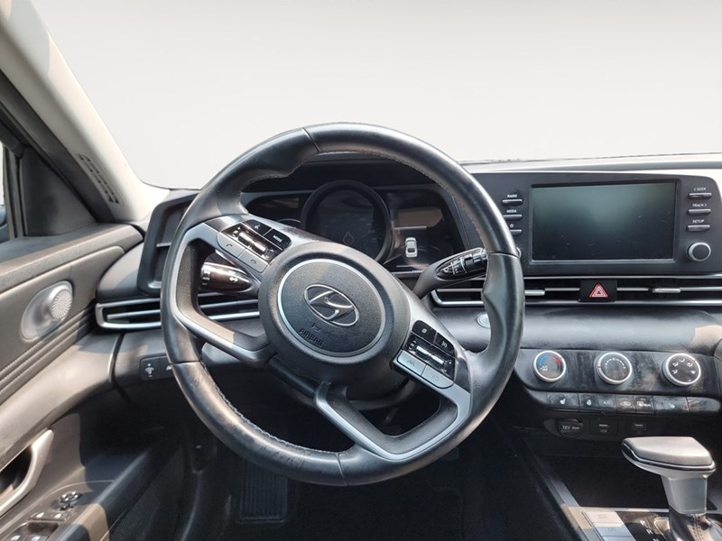 2022 Hyundai Elantra Preferred IVT