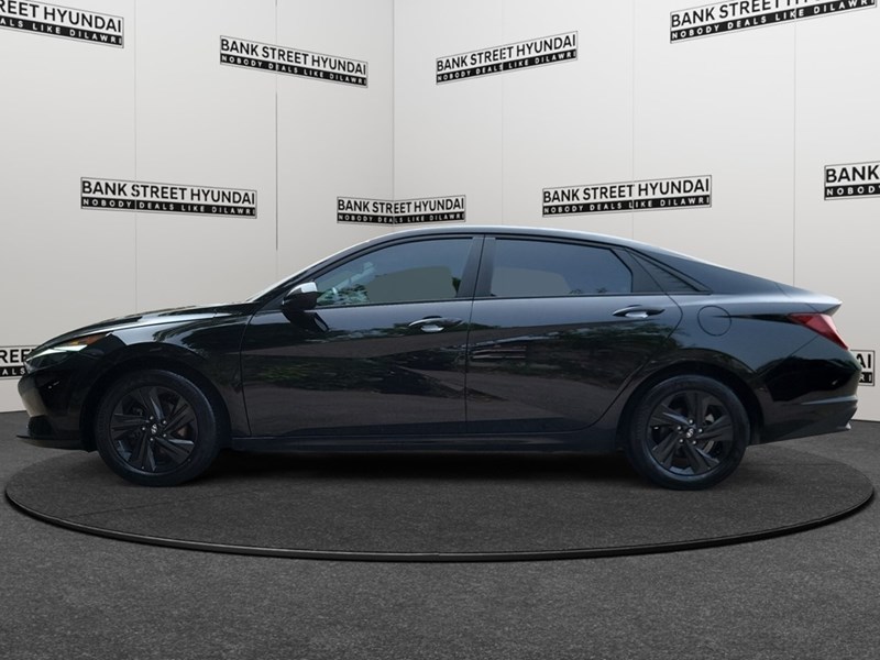 2022 Hyundai Elantra Preferred IVT