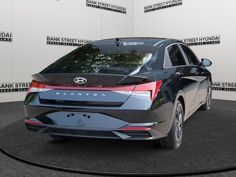 2022 Hyundai Elantra Preferred IVT