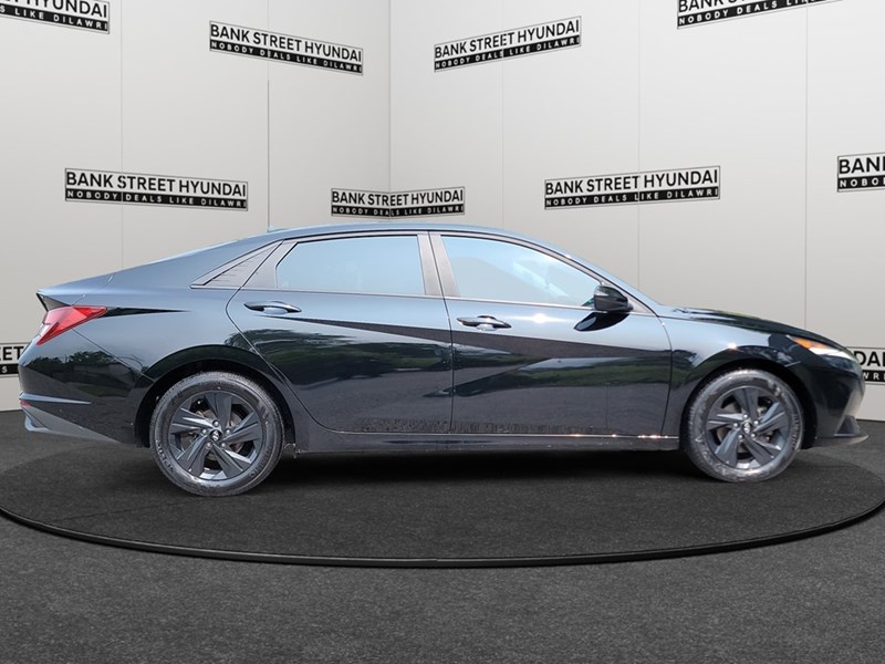 2022 Hyundai Elantra Preferred IVT