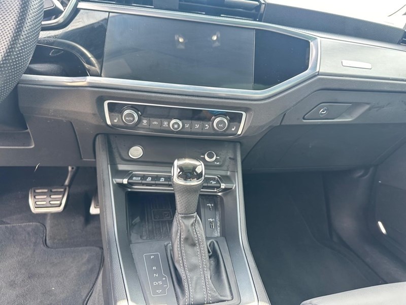 2020 Audi Q3 Technik 45 TFSI quattro