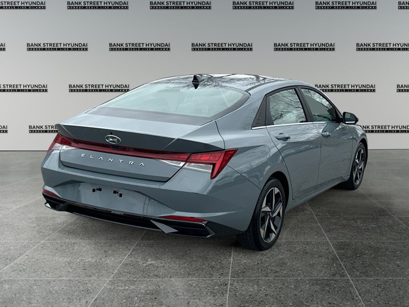 2022 Hyundai Elantra Ultimate IVT