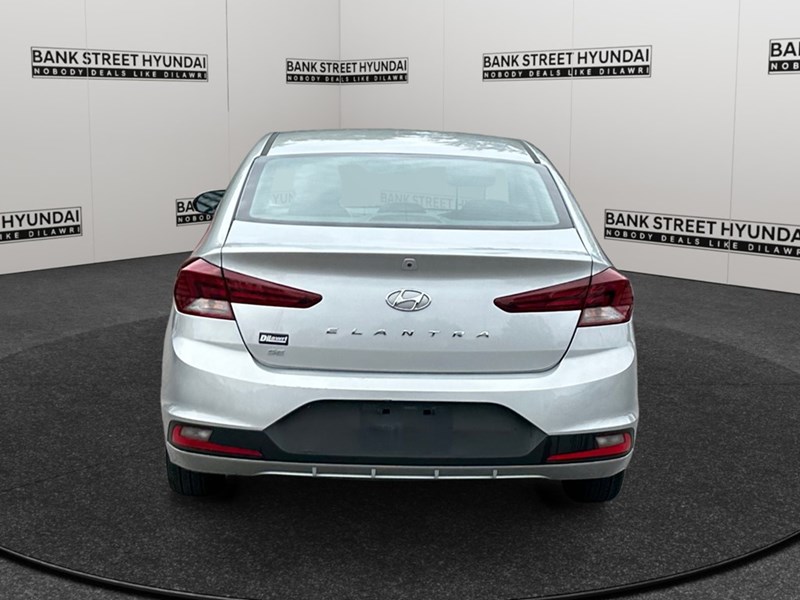 2020 Hyundai Elantra Essential IVT
