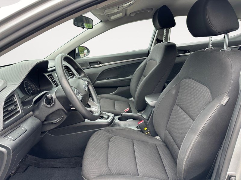 2020 Hyundai Elantra Essential IVT