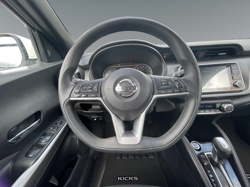 2020 Nissan Kicks SV FWD