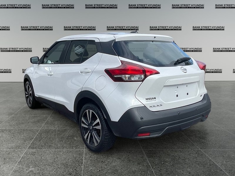 2020 Nissan Kicks SV FWD