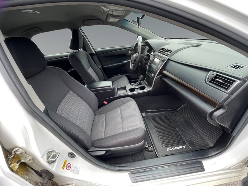2017 Toyota Camry 4dr Sdn I4 Auto LE