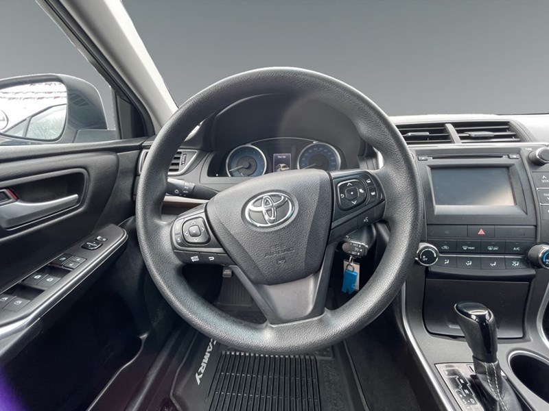 2017 Toyota Camry 4dr Sdn I4 Auto LE
