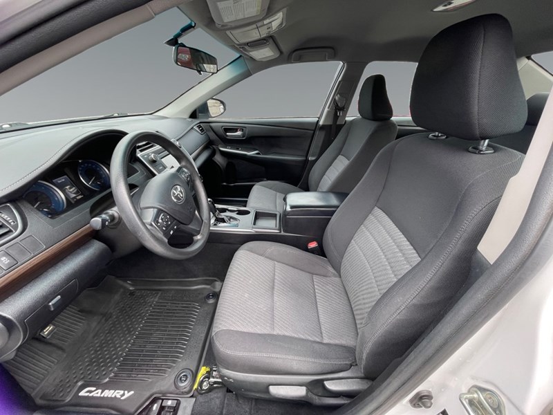 2017 Toyota Camry 4dr Sdn I4 Auto LE