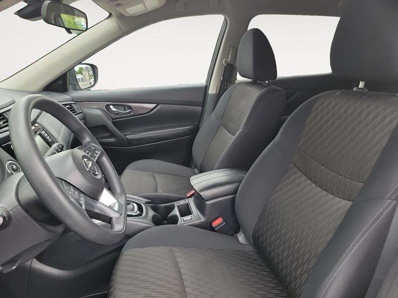 2019 Nissan Rogue FWD SV