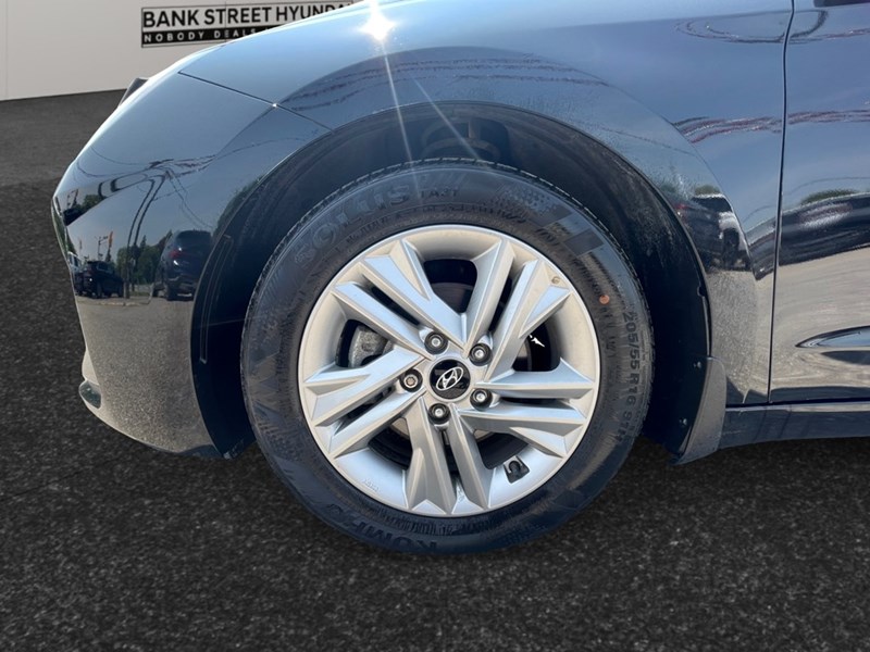 2020 Hyundai Elantra Preferred w/Sun & Safety Package IVT