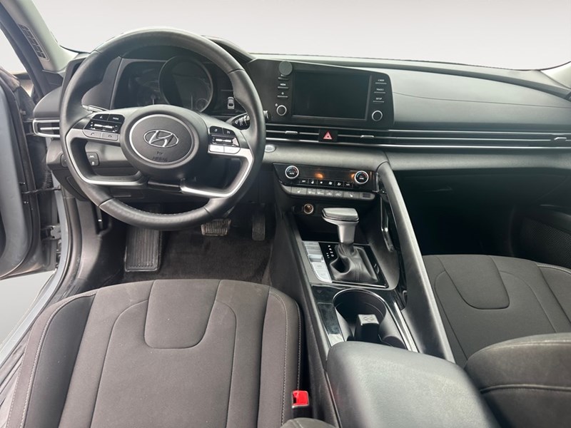 2022 Hyundai Elantra HEV Preferred DCT