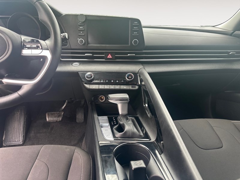 2022 Hyundai Elantra HEV Preferred DCT