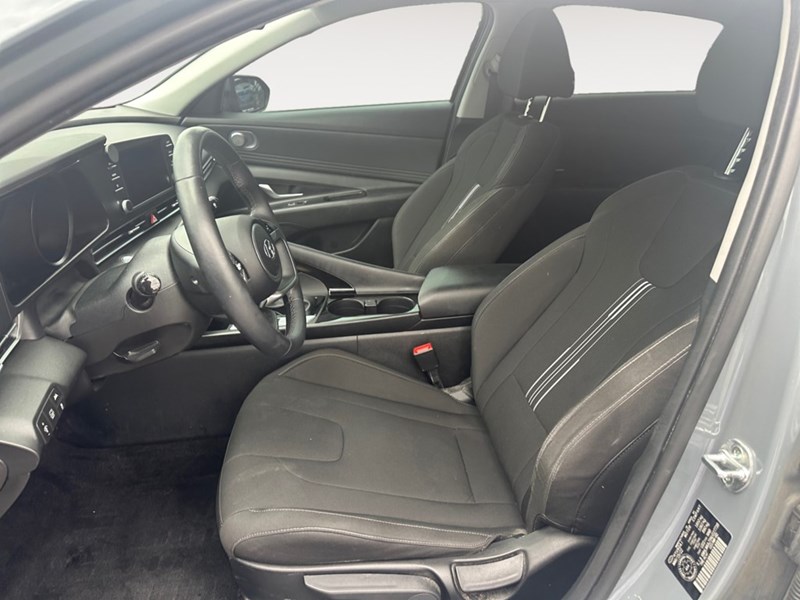 2022 Hyundai Elantra HEV Preferred DCT