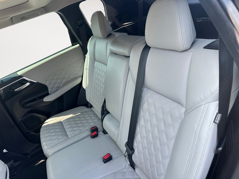 2023 Mitsubishi Outlander Plug-In Hybrid LE S-AWC