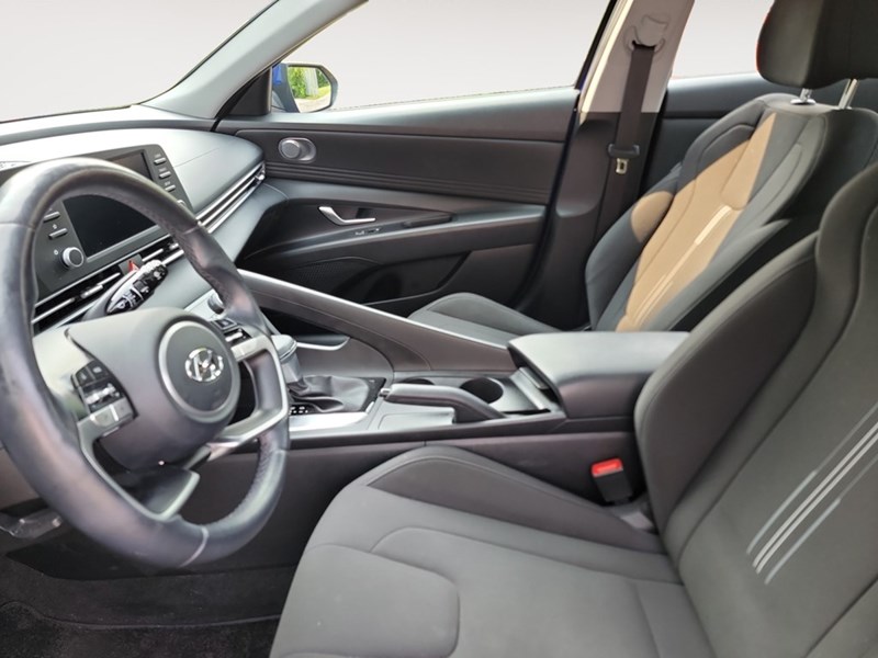 2022 Hyundai Elantra Preferred IVT w/Sun & Tech Package