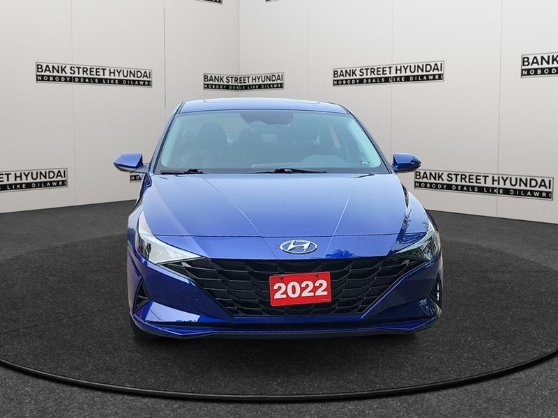 2022 Hyundai Elantra Preferred IVT w/Sun & Tech Package