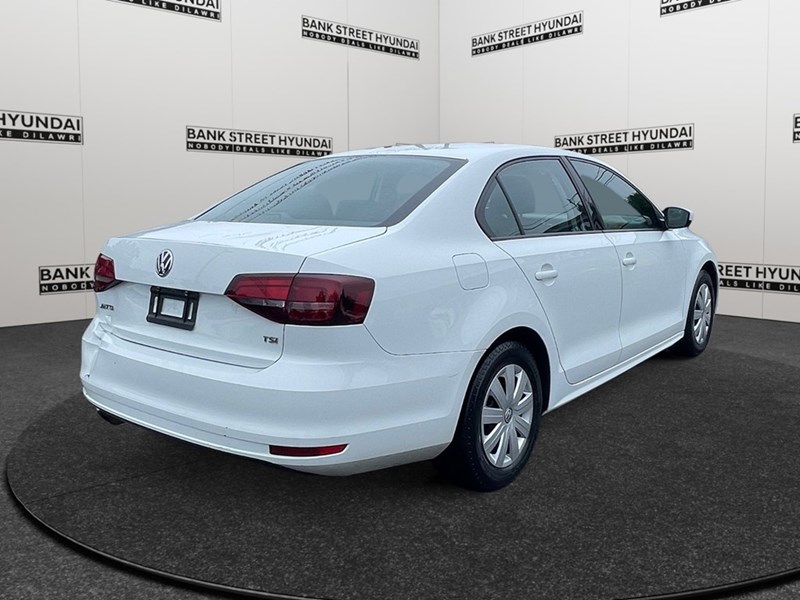 2017 Volkswagen Jetta 4dr 1.4 TSI Auto Trendline+