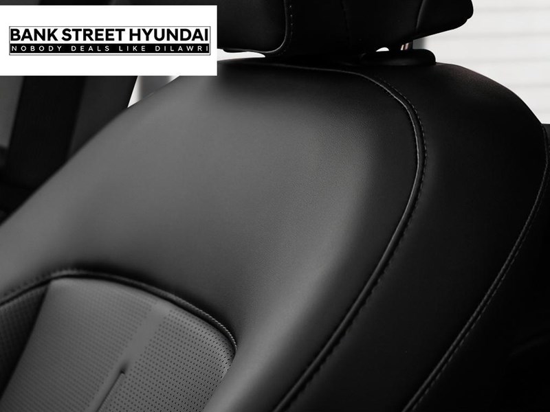 2025 Hyundai Kona Electric Preferred FWD w/Ultimate Package Green Interior