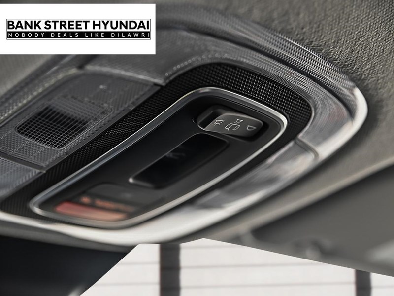 2025 Hyundai Elantra HEV Luxury DCT