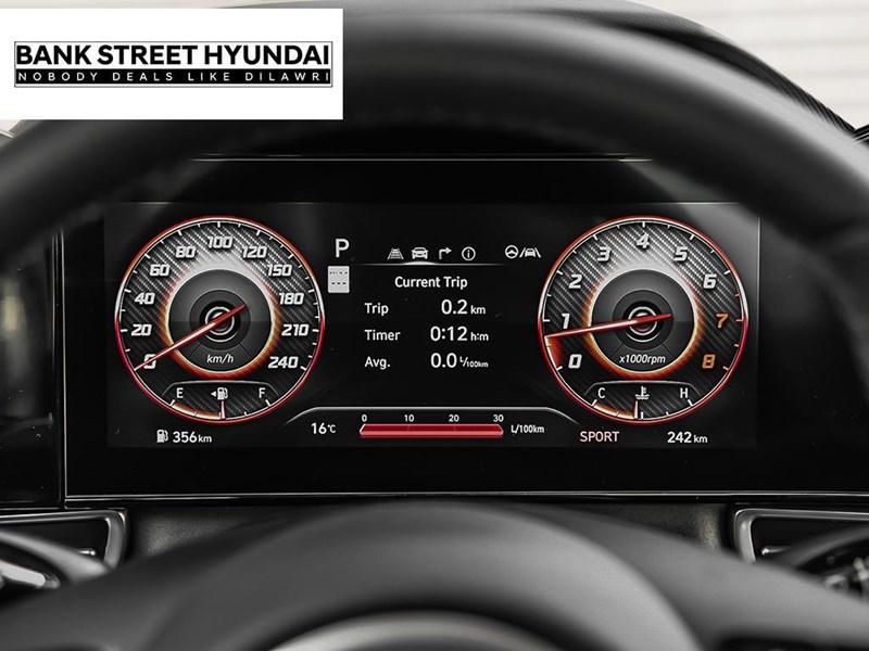 2025 Hyundai Elantra HEV Luxury DCT