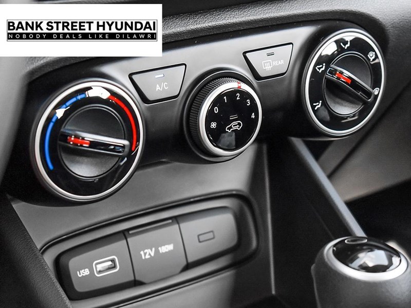 2025 Hyundai Venue Essential IVT