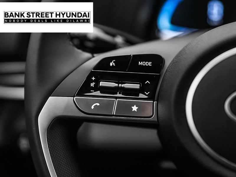 2025 Hyundai Elantra HEV Luxury DCT