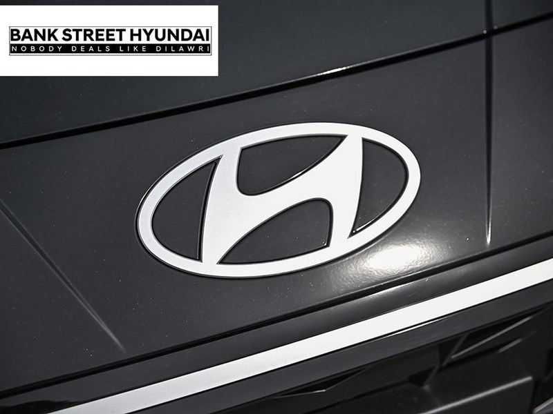 2025 Hyundai Elantra HEV Luxury DCT
