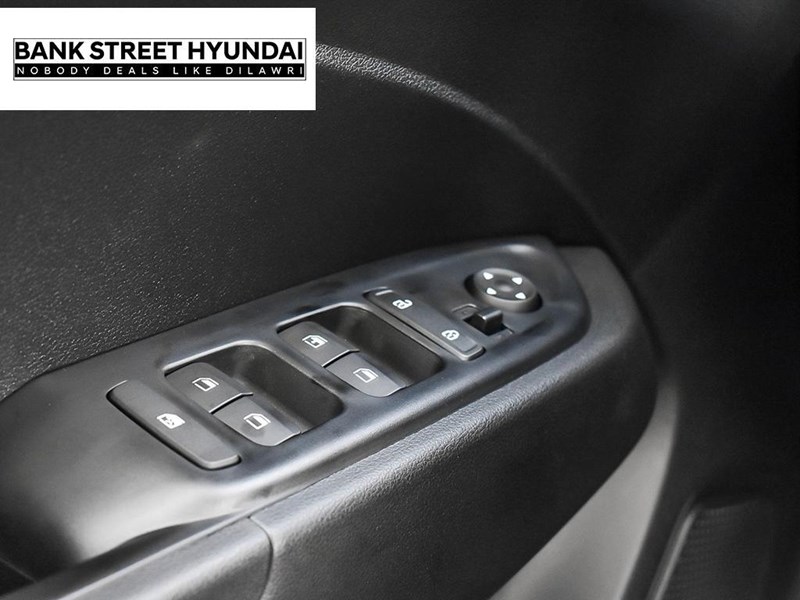 2025 Hyundai Venue Essential IVT